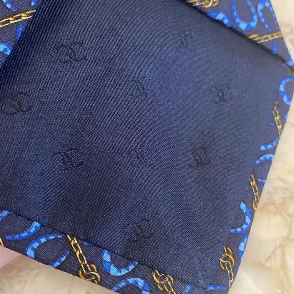 Chanel Horseshoes CC Logo 100% Silk Tie - Picture 10 of 11